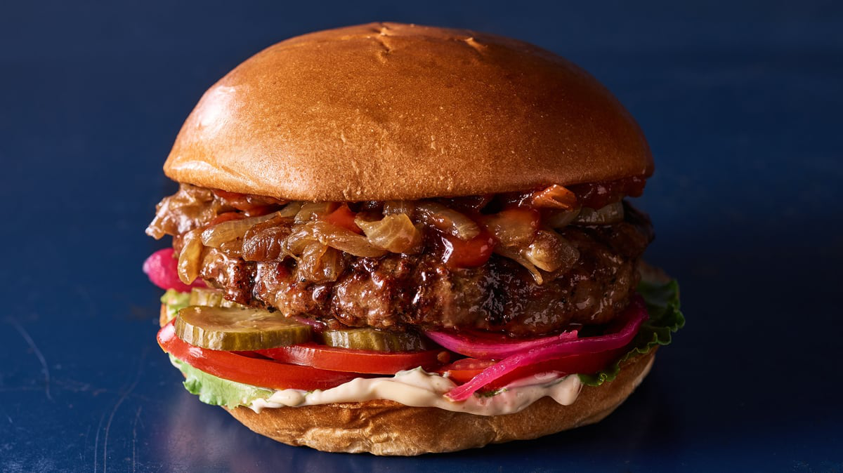 Korean bibimbap with egg and vegetables