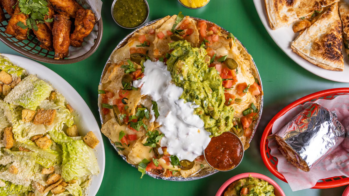 Healthy baguette with egg and vegetables