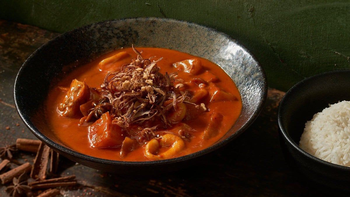 Burger with cheddar and bacons 